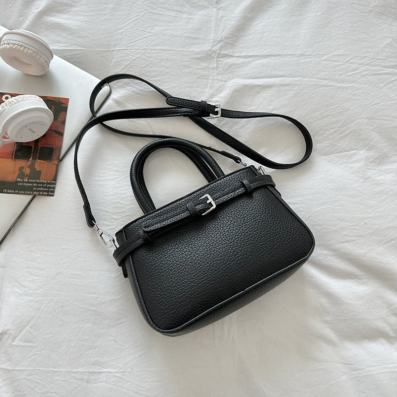 korean style fashion handbag women's new 2026 spring hot trend single shoulder bag minimalist commute crossbody bag