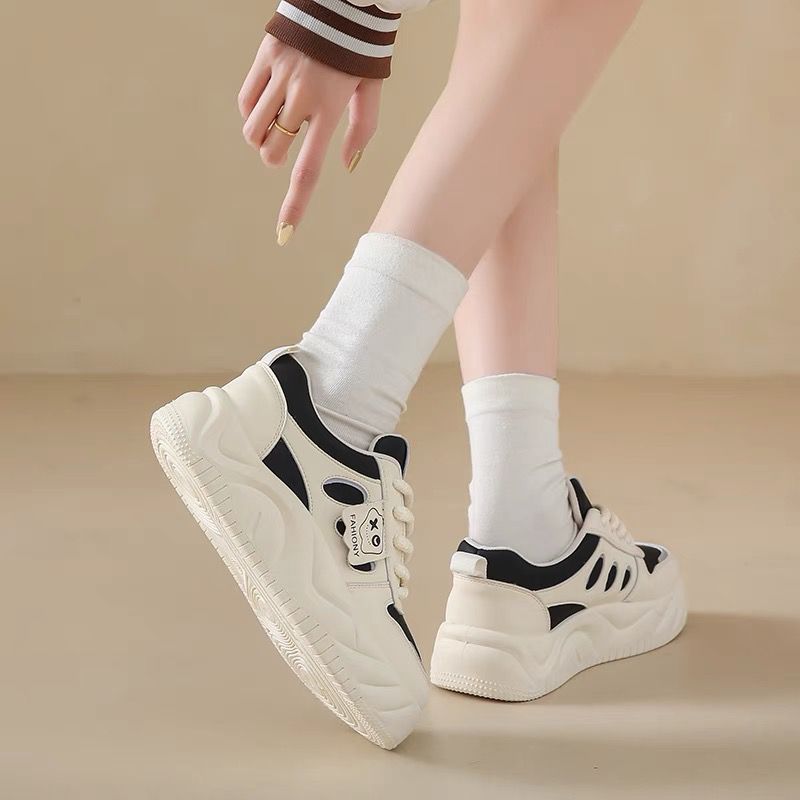 Thick sole bread shoes for women 2026 spring & fall new arrival soft ultra-light tie back sneakers for women easiest for match best selling round toe sneakers