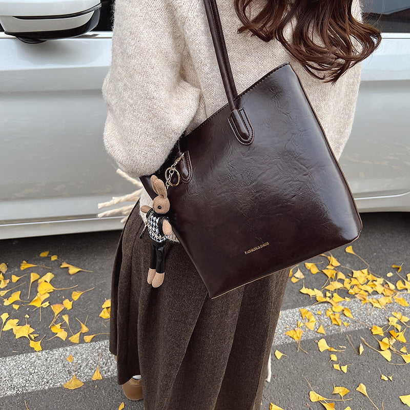 Simple retro tote bag women's 2025 new winter large-capacity versatile shoulder bag premium commuter bag