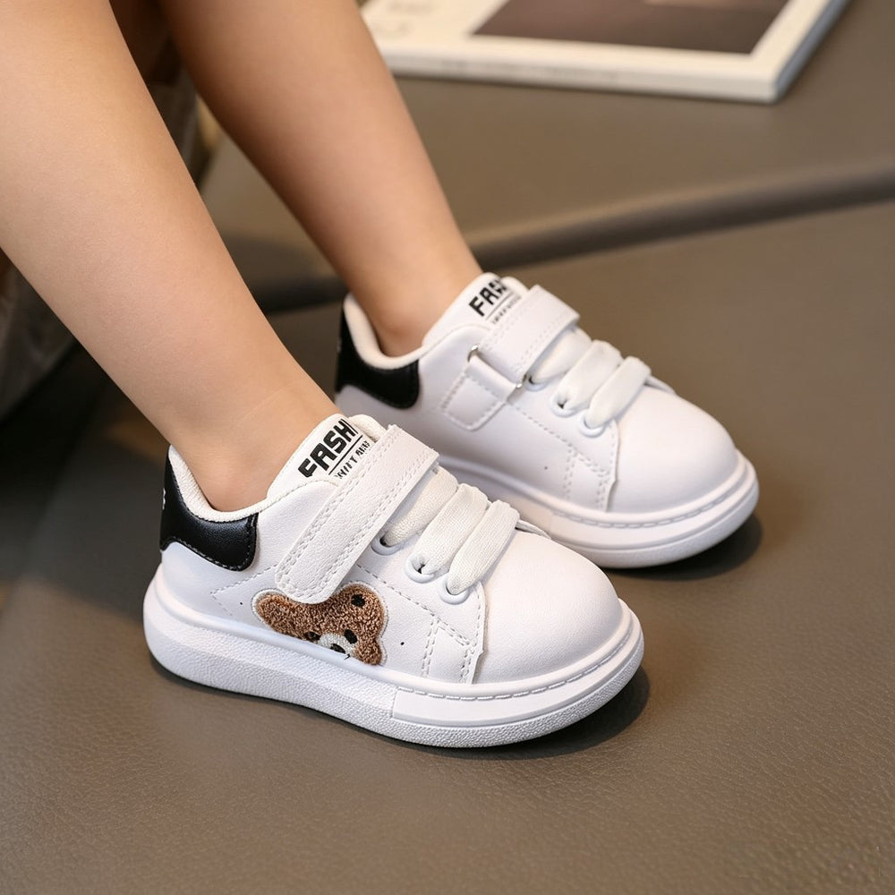 Kids' athletic shoes:  spring/autumn new collection - soft-soled, breathable sneakers for boys & girls. stylish & casual white shoes for students