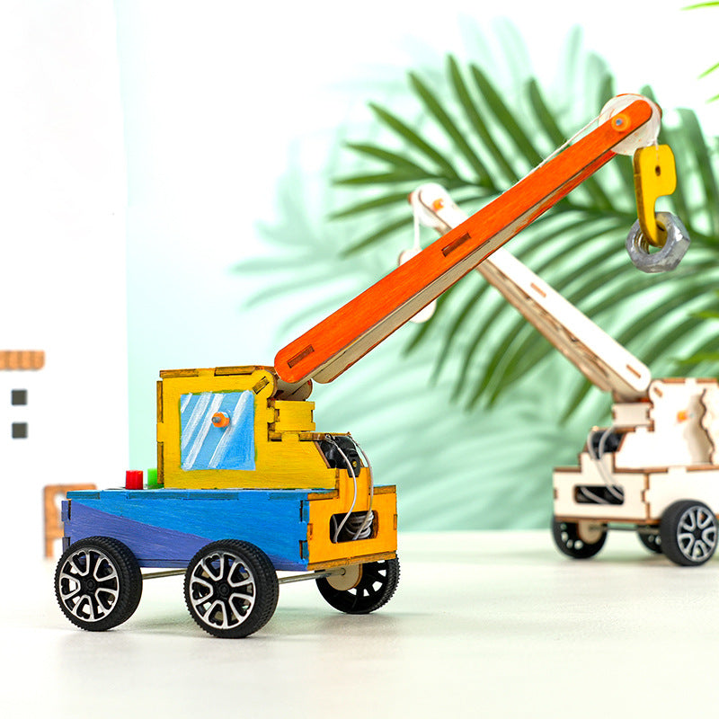 Remote control crane technology small production wooden handmade DIY splicing primary school students small invention STEAM educational teaching aids
