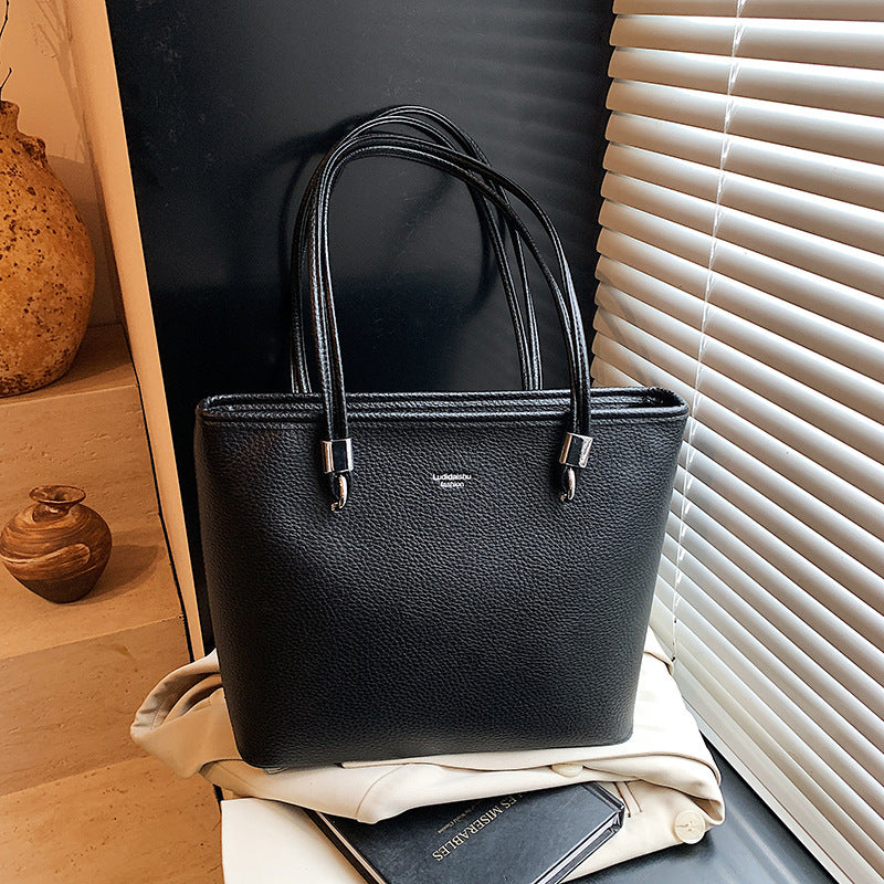 This year's trendy solid color women's bag: 2026 new fashion shoulder tote bag, versatile for commuting and casual use, women's handbag
