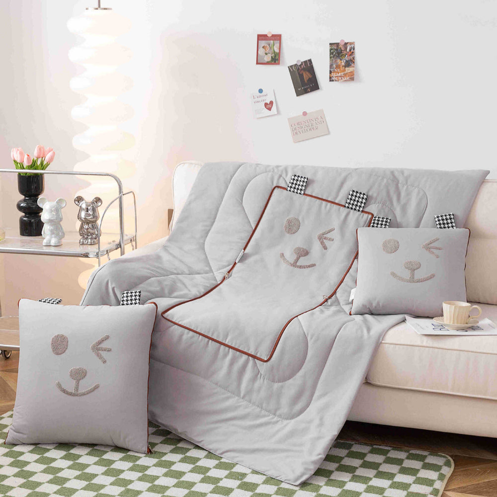 Dual-purpose pillow and quilt, two-in-one cartoon embroidered office pillow, car all year round model, for home single air-conditioning quilt