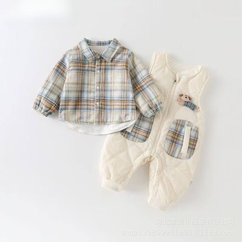 Baby outfit set: unisex romper overalls, infant autumn/winter warm two-piece set, trendy outing clothes