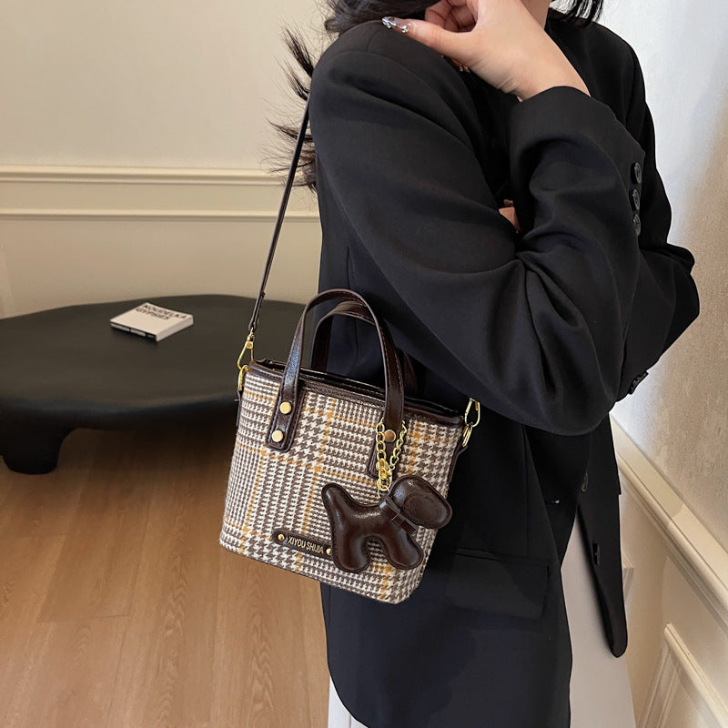 Trendy plaid bucket bag for women - new 2025 spring collection, unique design, commute-friendly small bag, vintage-inspired artistic crossbody bag