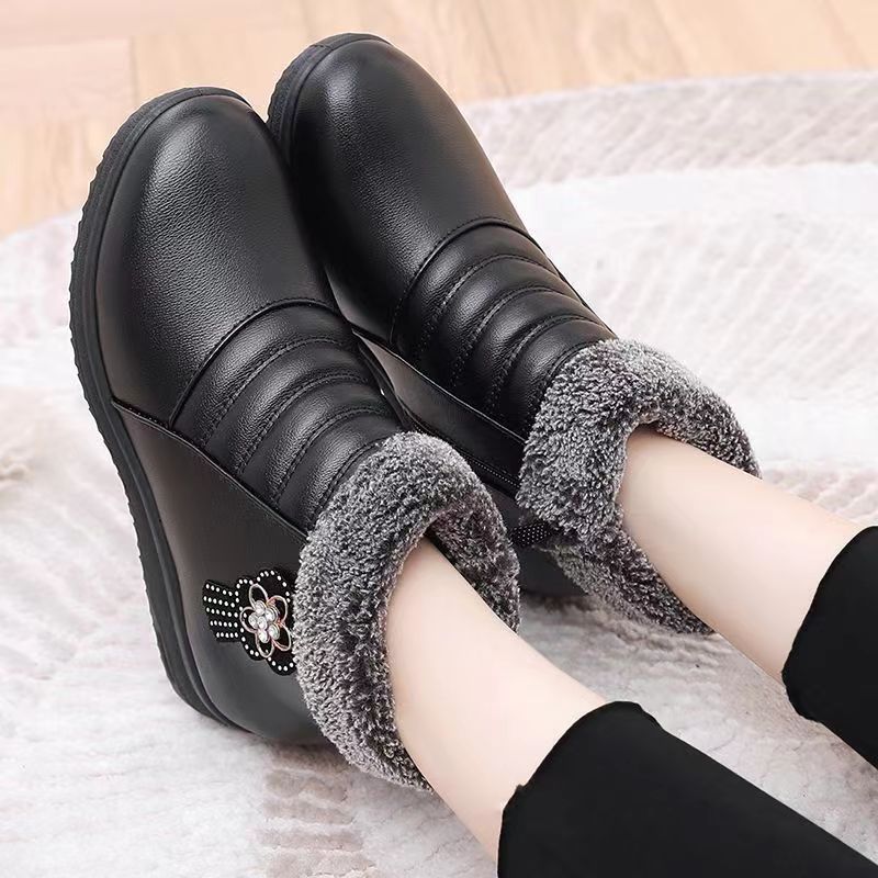Winter slip-on fleece-lined cotton shoes heattech ladieswear shoes non-slipthickened cotton shoes for middle-aged and elderly people flatsnon-slip granny shoes