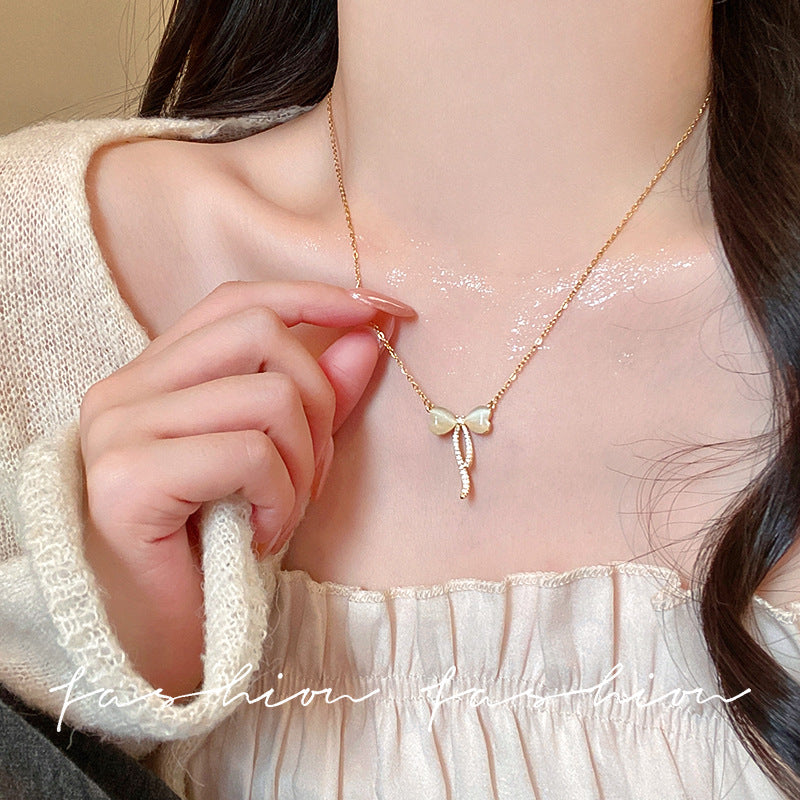 Minimalist gold cat's eye butterfly necklace - women's delicate and elegant thin chain, versatile and chic, choker style