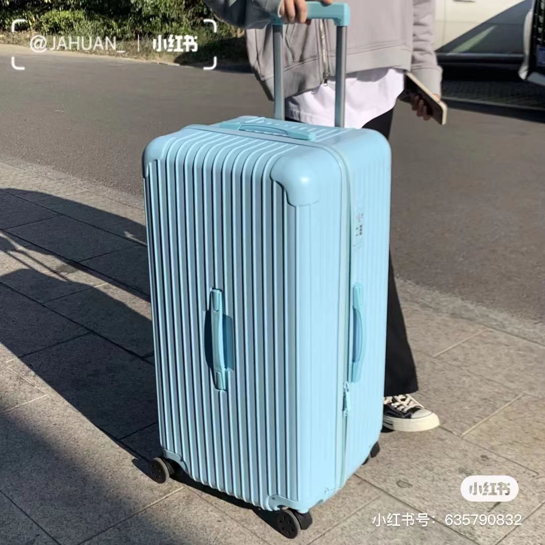 One piece of large-capacity suitcase, suitcase, high-value, large-capacity aluminum alloy corner universal wheel PC case.