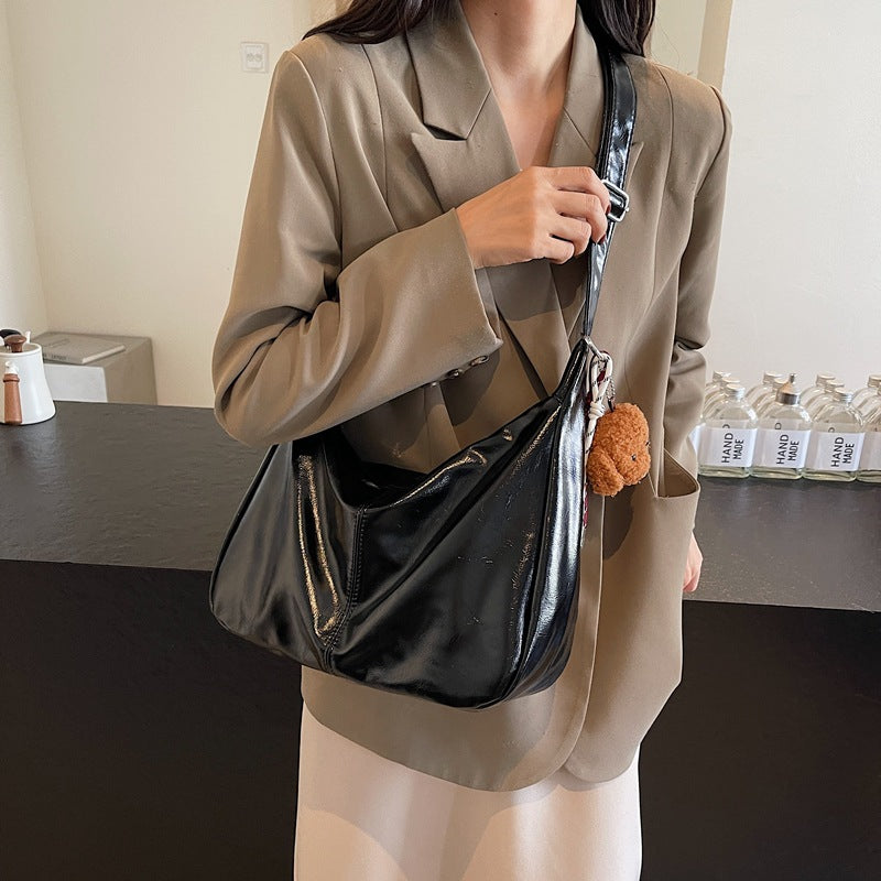 Fashion oil wax leather casual bag women's 2025 new high-end commuter messenger bag large-capacity simple tote bag