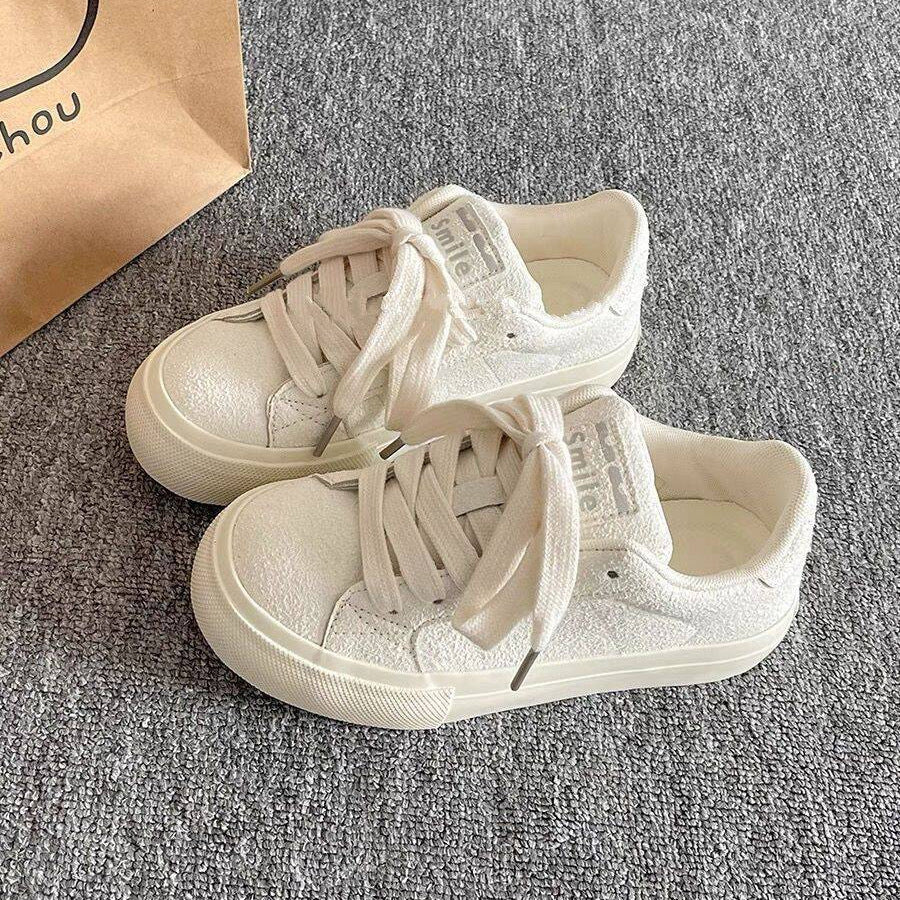 Versatile white sneakers - soft sole, women's style, 2026 new spring/autumn collection, thick sole casual bread shoes, trendy student footwear