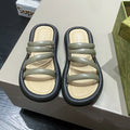 Thick sole sandals and slippers for women summeroutwear 2023 summer non-slip shit feeling beach sandals niche style popular super popular