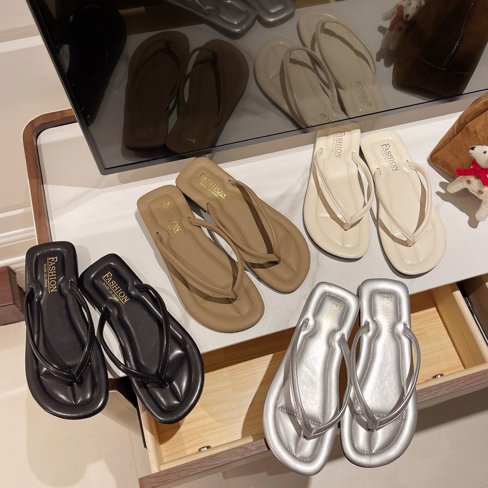 Women's flip-flops: summer fashion, 2026 new flat-heel thong sandals, trendy beach shoes