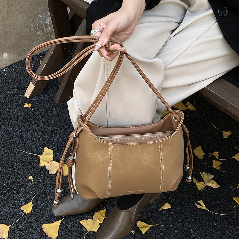 Vintage chic small handbag women's bag 2025 new autumn/winter versatile shoulder bag minimalist large capacity commuter crossbody bag
