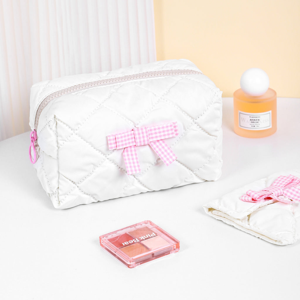 Small fresh cosmetic bag, portable and high-value women's bag, small in the bag, waterproof storage bag, change bag, earphone bag.