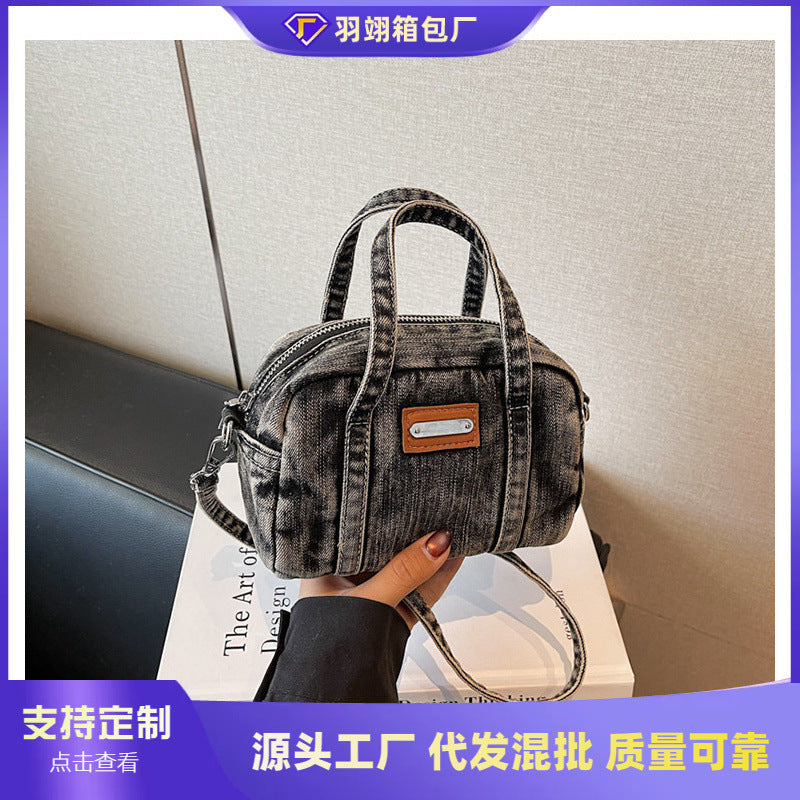 Cross-border denim bag women's summer 2025 new niche messenger bag Korean version of high-end foreign style portable pillow bag