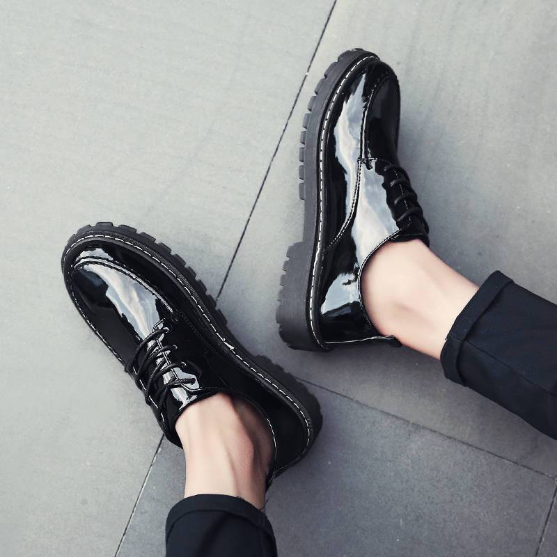 Teenage black british style leather shoes for men, korean style, trendy and versatile, round-toe lace-up casual shoes for students, men's patent leather shoes