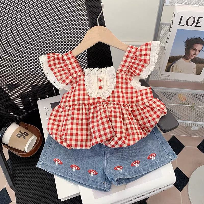 Girls' fashion set:  summer new arrival - stylish cartoon short-sleeve top and shorts two-piece outfit - wholesale supply