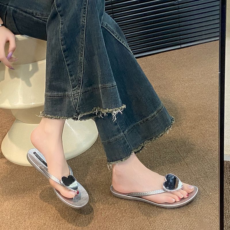 Women's flip-flops: comfortable, minimalist, non-slip, thick-soled, fairy-tale style, sweet beach sandals, heart-shaped slippers, korean casual