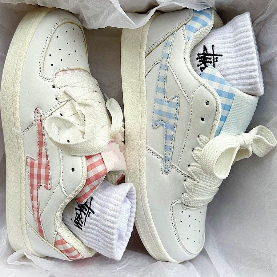 2026 spring/autumn new casual bread shoes women's chunky sole versatile sneakers, trendy ins style breathable white shoes