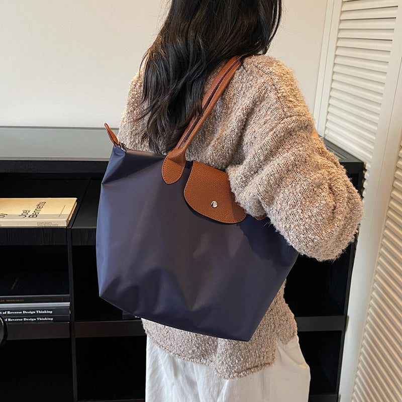 large-capacity tote bag for women, super popular niche design, new arrival, high-end minimalist shoulder bag for commuting