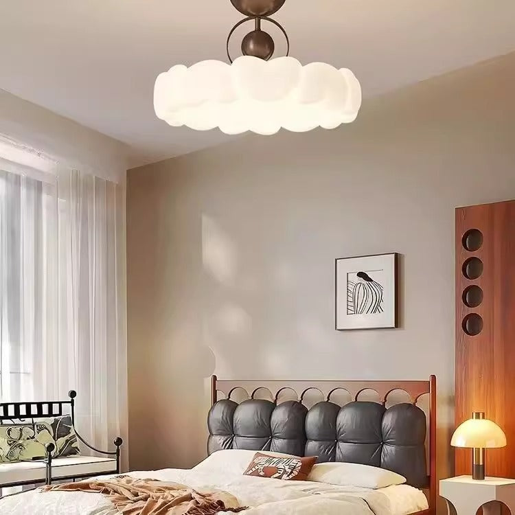 [Strict selection] 2025 new ceiling lamp medieval cream wind master bedroom princess room feather eye protection study chandelier