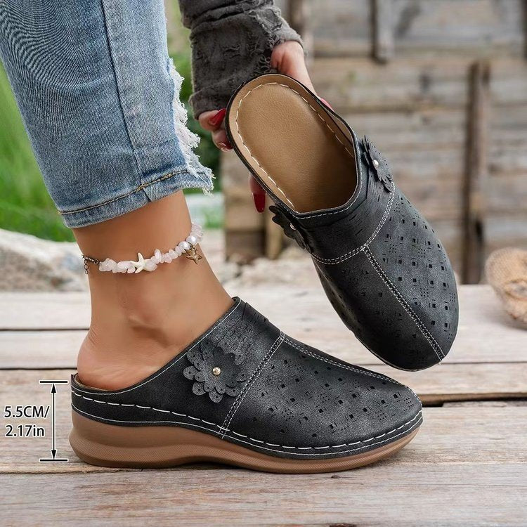 summer new arrival: plus-size platform clog slippers for cross-border e-commerce. sizes 36-43 available. wholesale options available. dropshipping to  and