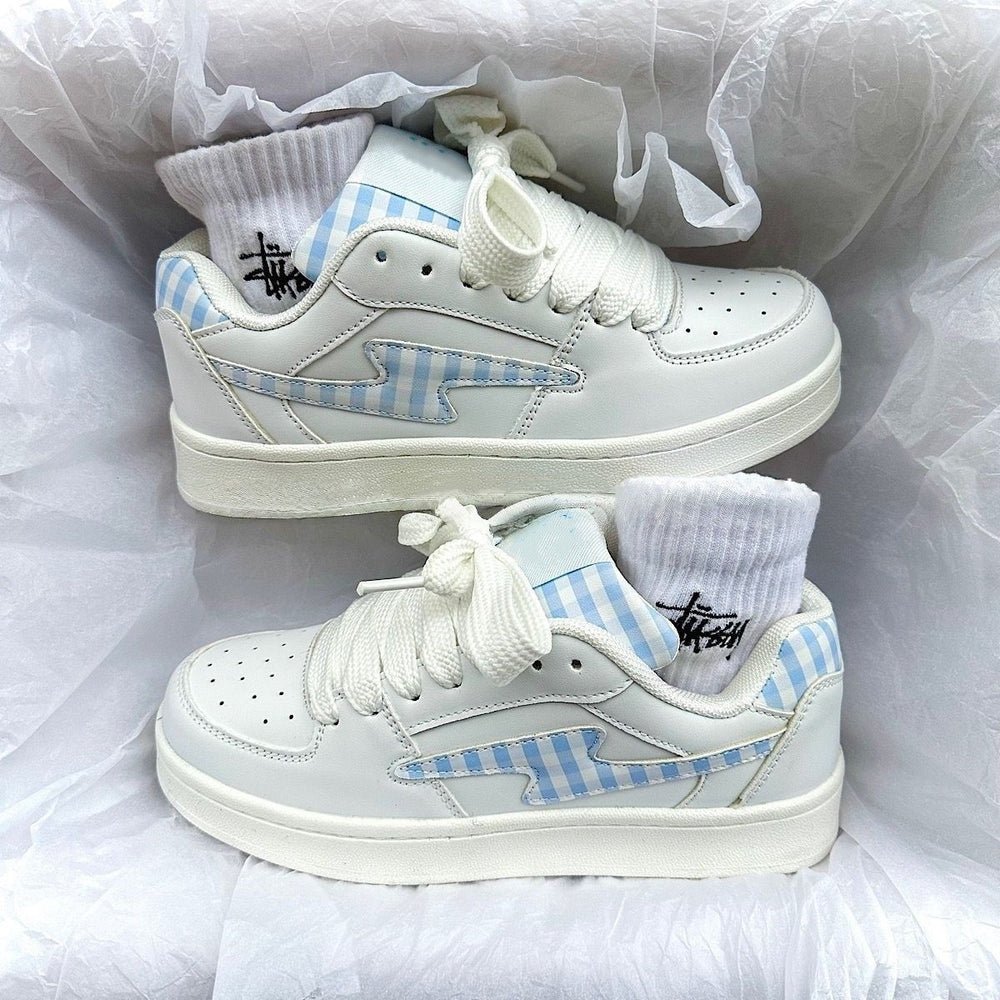2026 spring/autumn new casual bread shoes women's chunky sole versatile sneakers, trendy ins style breathable white shoes