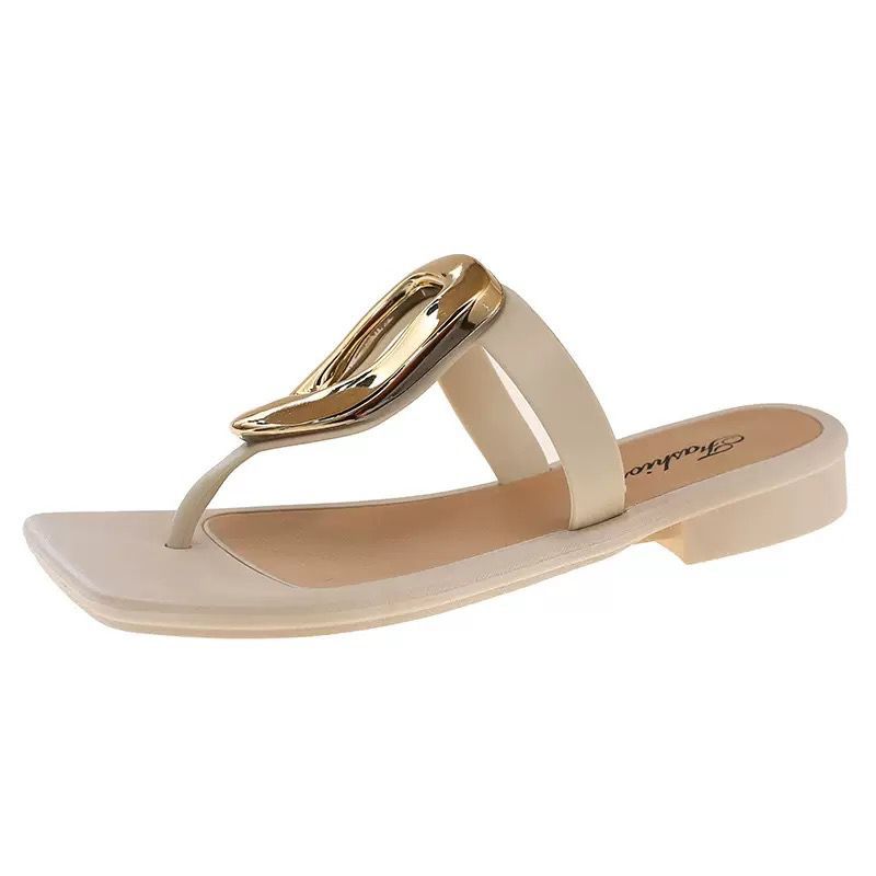 Versatile flip-flops: casual, flat, metal buckle, 2025 new square toe open-toe thong sandals - unique summer footwear