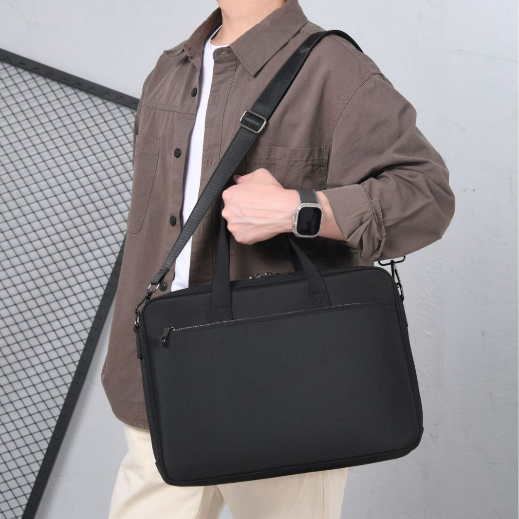 Factory wholesale computer bag new large-capacity business handbag can be hung on business trips, light and simple messenger bag