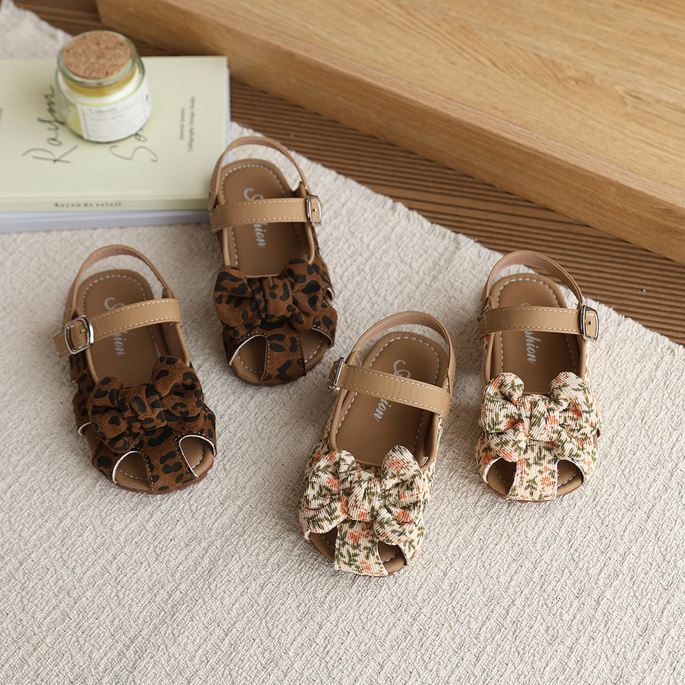 Girls' mori-style sweet floral hollow-out closed-toe sandals,  summer new soft sole princess shoes, non-slip beach sandals