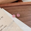 Simple, small, and subtly luxurious floral stud earrings – perfect for everyday wear, exquisitely versatile, and incredibly chic. wholesale options available for these ethereal, fresh, sweet, and elegant earrings