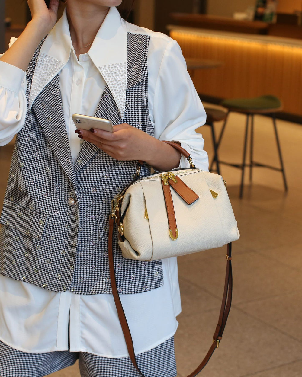 Genuine leather women's bag classy sense 2025best sellingfashionretro shoulder bag togo first layer cowhide satchel crossbody bag
