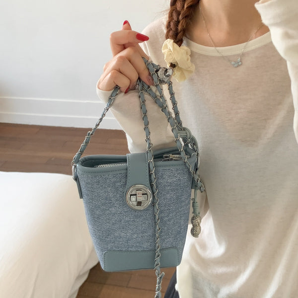 Summer crushed ice blue fashion bucket bag women's 2025 summer new super fire versatile mini chain shoulder messenger bag