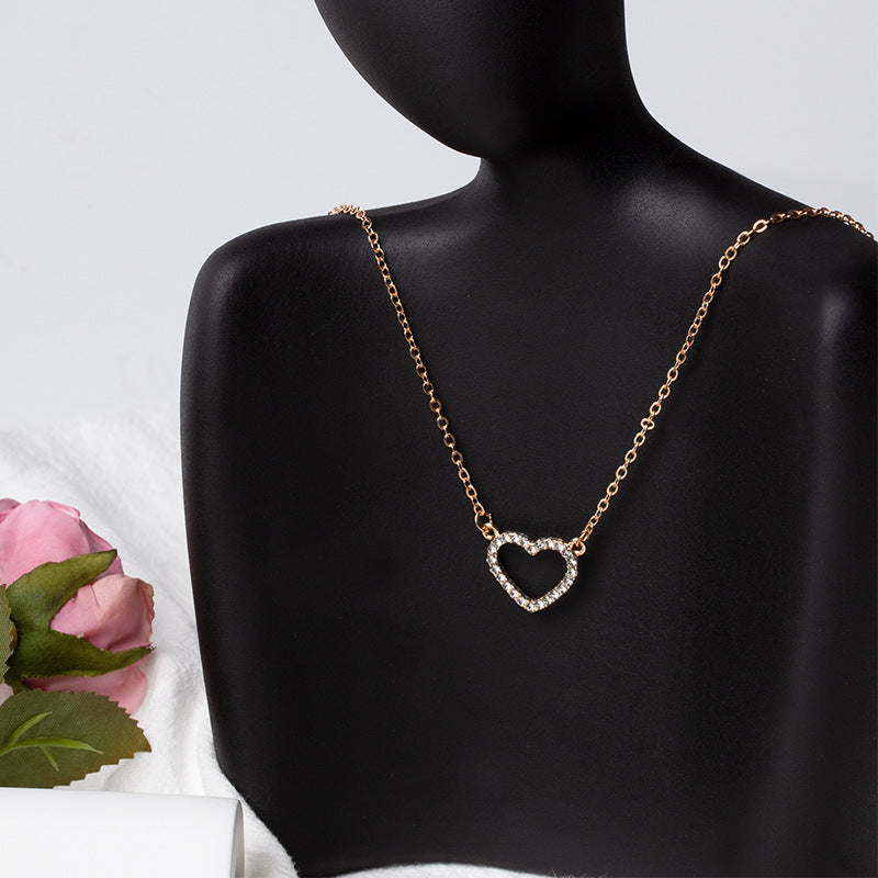 Wholesale alloy heart necklaces - european & american cross-border jewelry - versatile diamond-studded choker - women's water wave chain - high-end necklace