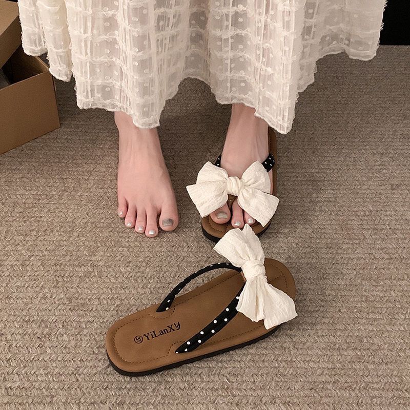 2025 new ins style super cute bowknot flat flip-flops women's summer outdoor wear with skirt hot-selling non-slip sandals