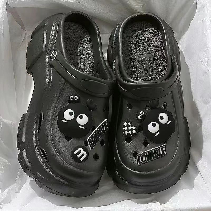 Women's clogs - new 2024 summer collection: chunky sole, non-slip, trendy office-ready, height-increasing, closed-toe sandals for beach and everyday wear