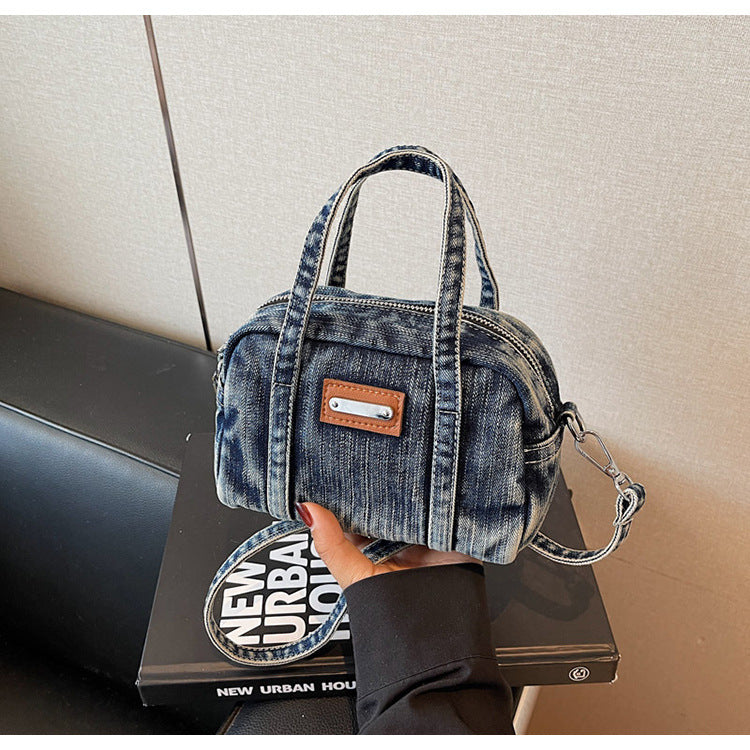 Cross-border denim bag women's summer 2025 new niche messenger bag Korean version of high-end foreign style portable pillow bag