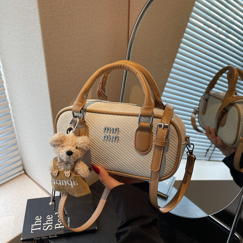 Cross-border versatile simple messenger bag women's summer 2025 new fashion Korean version of high-end portable commuter bag women