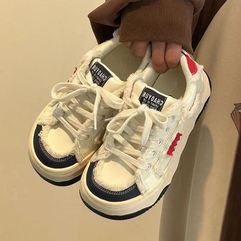 Cute white shoes chinese fashion cat ugly cute big toe shoes women 2026 winter thick sole student sports casual shoes color matching