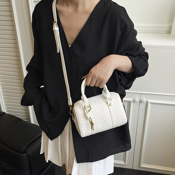 Pillow bag bag women's 2025 summer new women's bag niche design fashion messenger soft leather shoulder bag