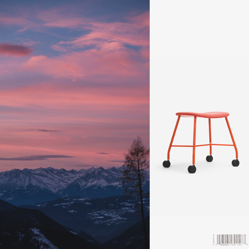 Movable pulley stool creative wheeled chair desk dressing stool coffee shop restaurant soft chair iron chair normcore
