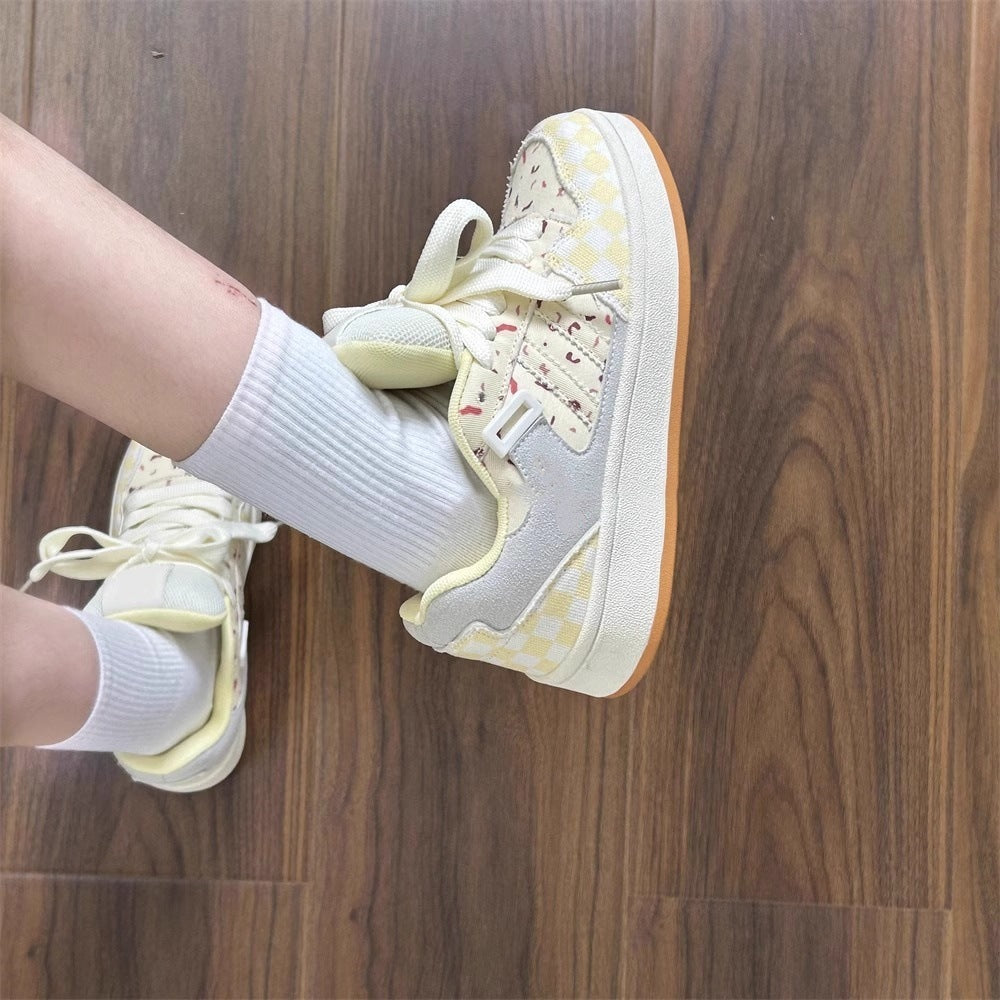 Hong kong style low-top cranberry color bread shoes for women ins trendy 2026 summer new style student easiest for match women's sneakers