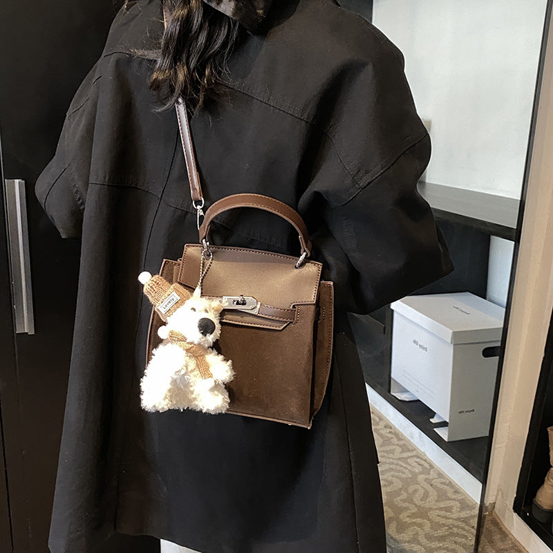 Retro niche suede bag women's 2025 new autumn and winter versatile messenger bag super fire handbag small bag