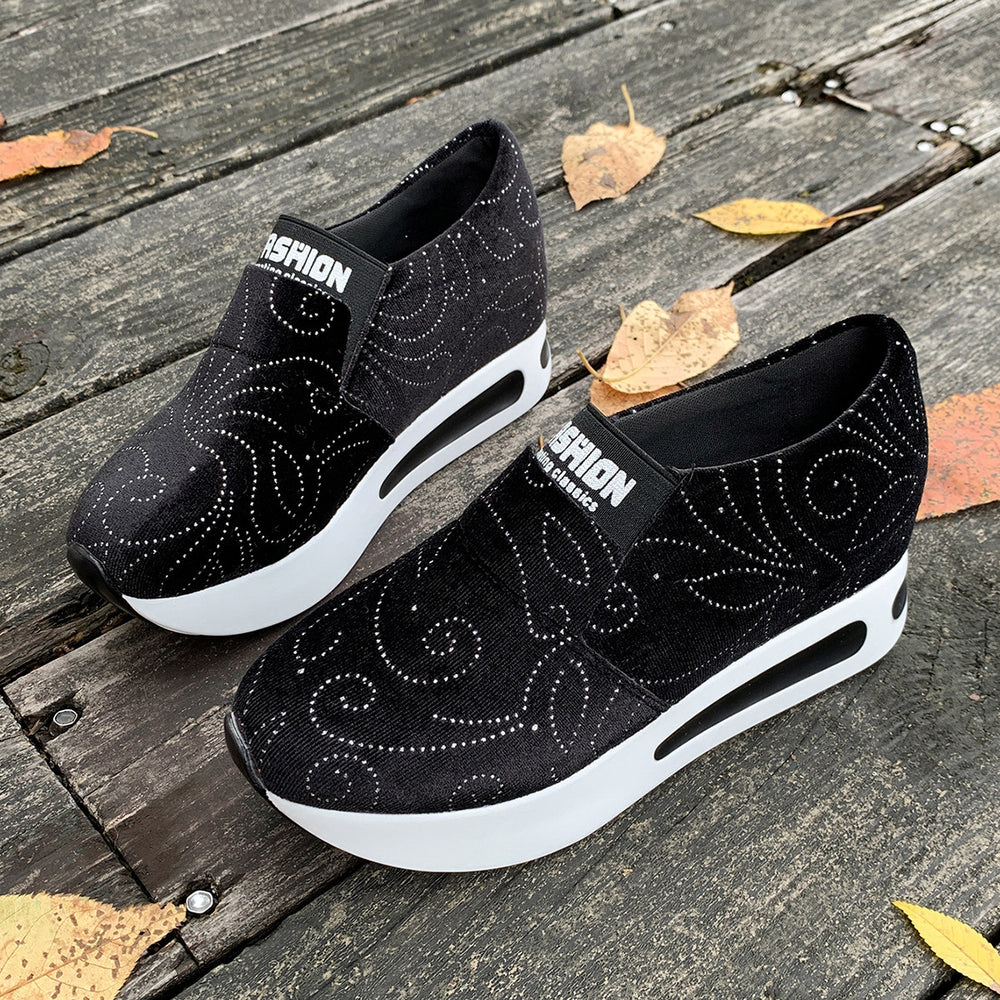 Wholesale women's plus size loafers: new spring/autumn collection - round toe, platform, chunky sole, athletic casual, versatile flats