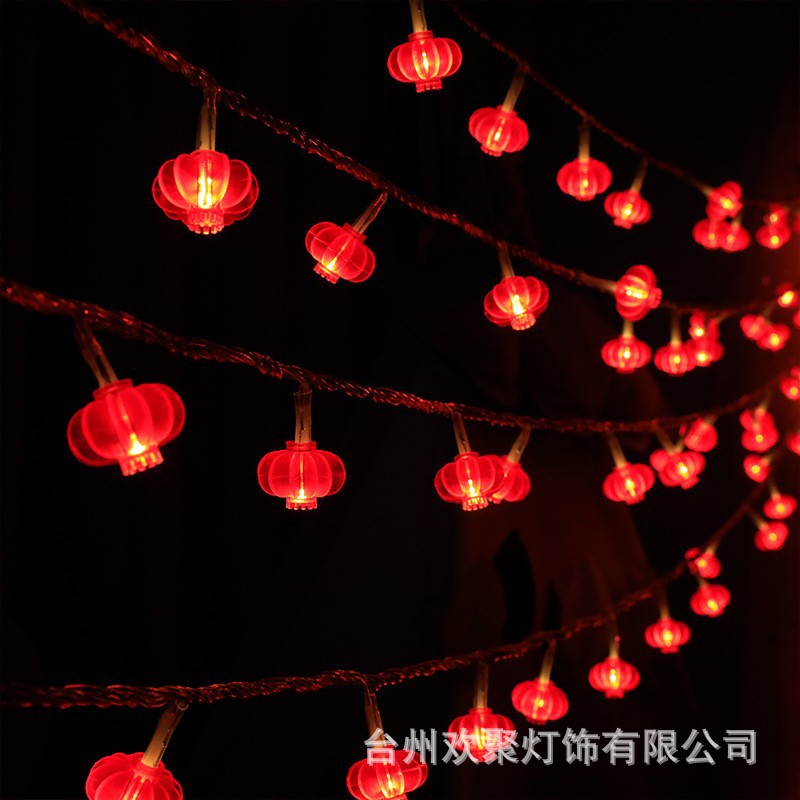 LED lantern string, Chinese New Year lanterns, Spring Festival flashing lights, festive Lantern Festival, New Year's fringed red lanterns