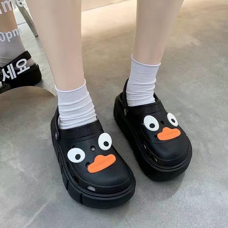 New platform clogs for women - trendy, slip-resistant, versatile, height-increasing, closed-toe, beach sandals for summer