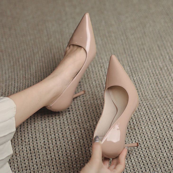 With skirt, small leather shoes, large size nude pointed high heels, women's spring and summer new stiletto 10cm glossy single shoes