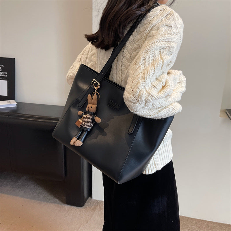 Cross-border large-capacity bags, women's autumn and winter versatile 2025 new shoulder bag, college student class bag, commuter tote bag