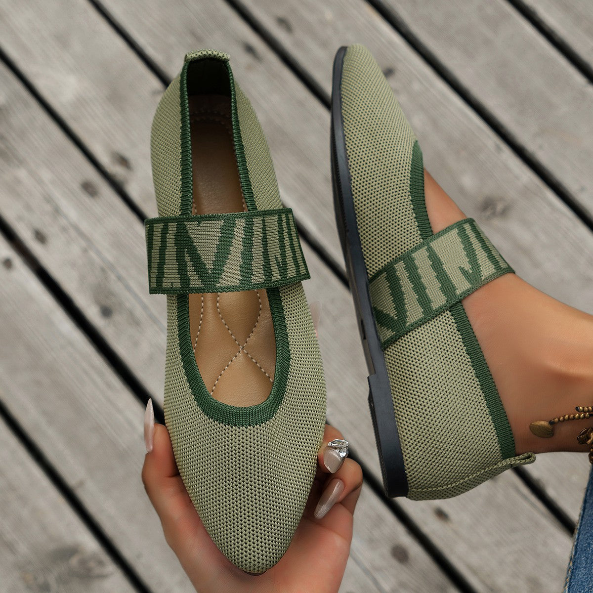 European and American  flat-bottomed fly-woven pointed head shallow mouth single shoes women's foot cover retro breathable color matching work loafers