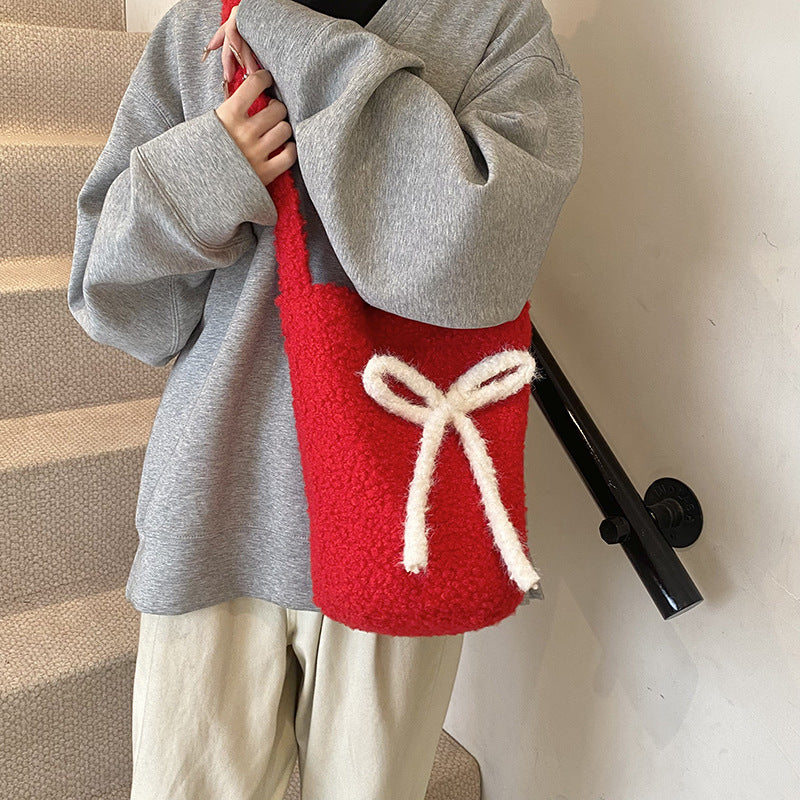 Retro plush large-capacity bucket bag women's versatile shoulder small crossbody cloth bag niche casual bag